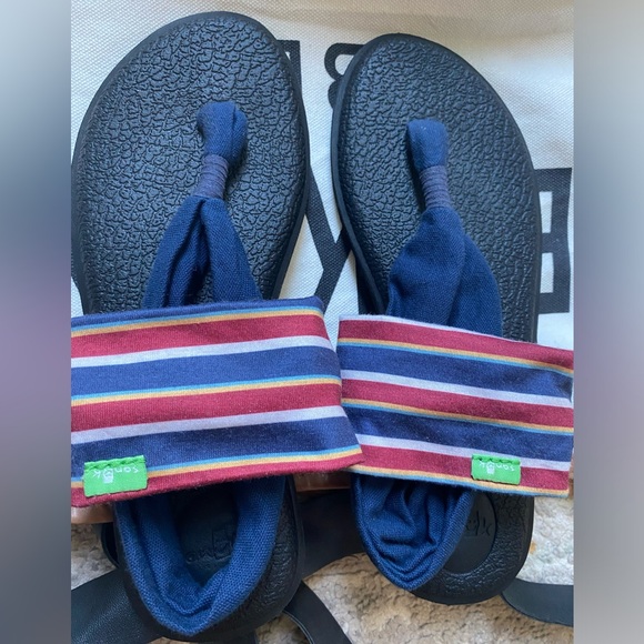 Sanuk Slipper - Picture 1 of 2